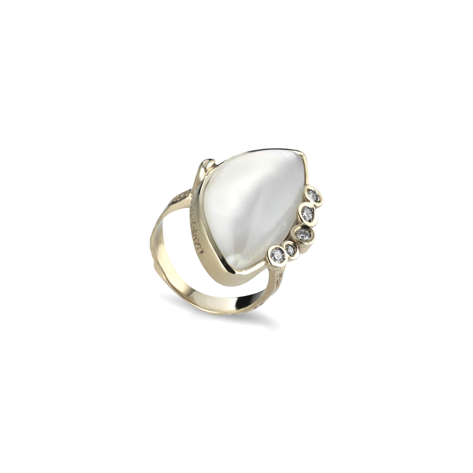 Bronze ring with 2 layers pearl rock crystal and diamonds 